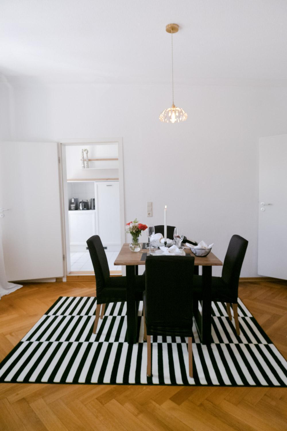 Bella Casa - Business&Family - 2 Zimmer Direkt Neben Schloss, Parkplatz, Smarttv, Netflix, Waschmaschine, 24H Checkin, 71Qm, Kingsizebett, Hotelbettwaesche Ludwigsburg Exterior photo