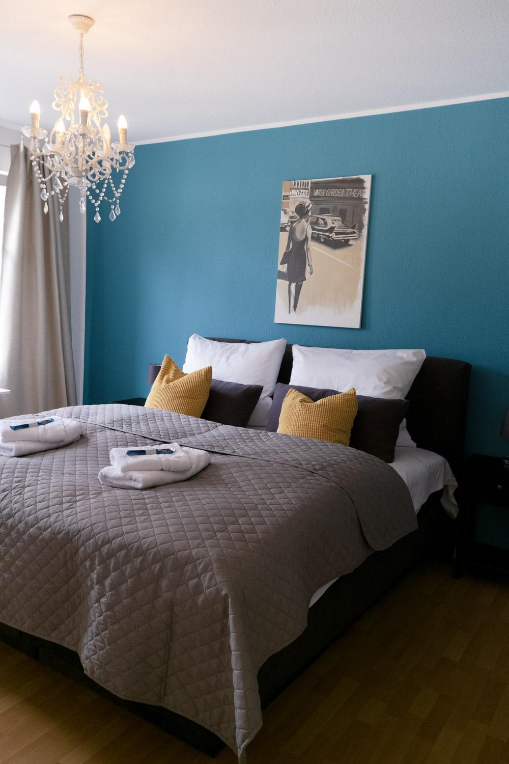 Bella Casa - Business&Family - 2 Zimmer Direkt Neben Schloss, Parkplatz, Smarttv, Netflix, Waschmaschine, 24H Checkin, 71Qm, Kingsizebett, Hotelbettwaesche Ludwigsburg Exterior photo